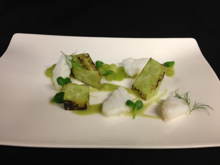 Rimmad stekt gurka, mjukbakad torskrygg, gurkketchup